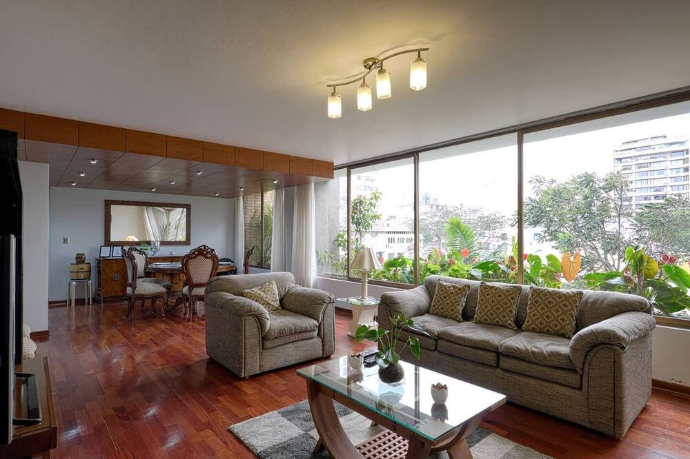 Photo of Livingroom in Sector 1