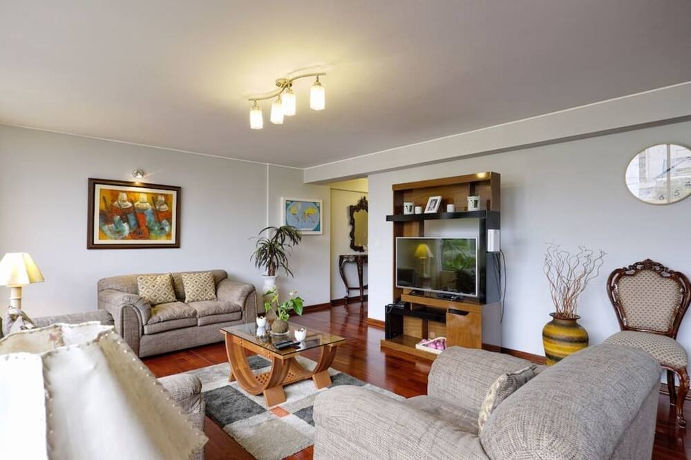 Photo of Livingroom in Sector 1