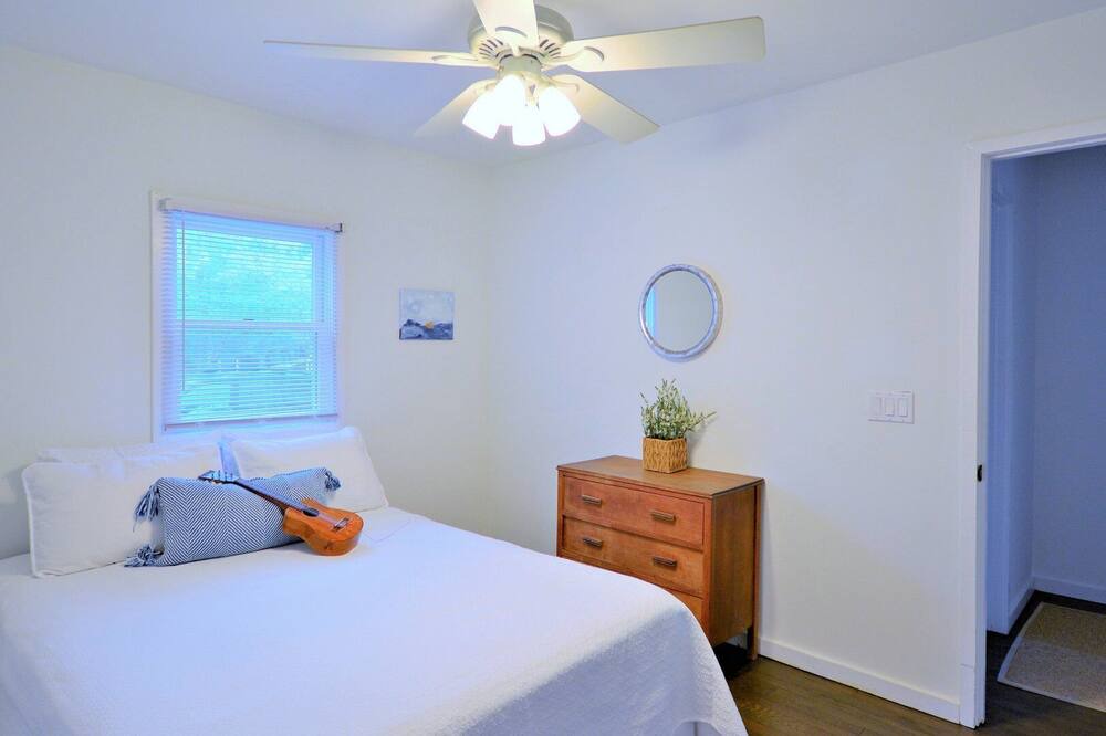 Photo of Bedroom in Amagansett North