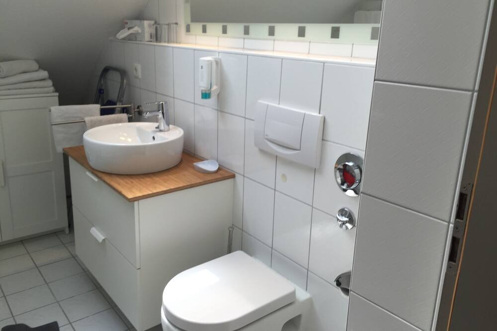 Photo of Bathroom in Rust