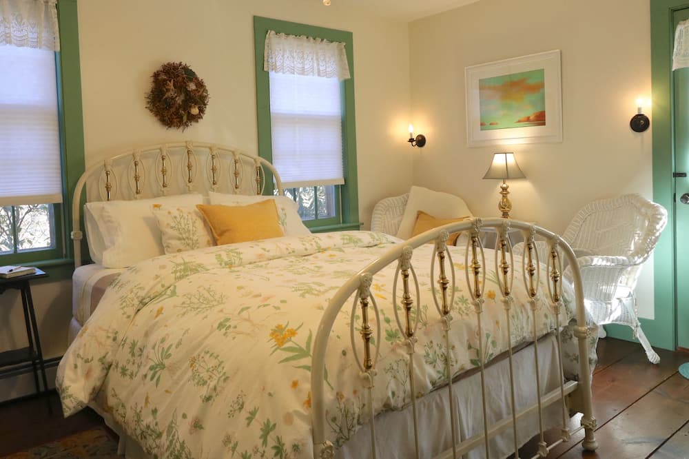 Photo of Bedroom in Deep River Center