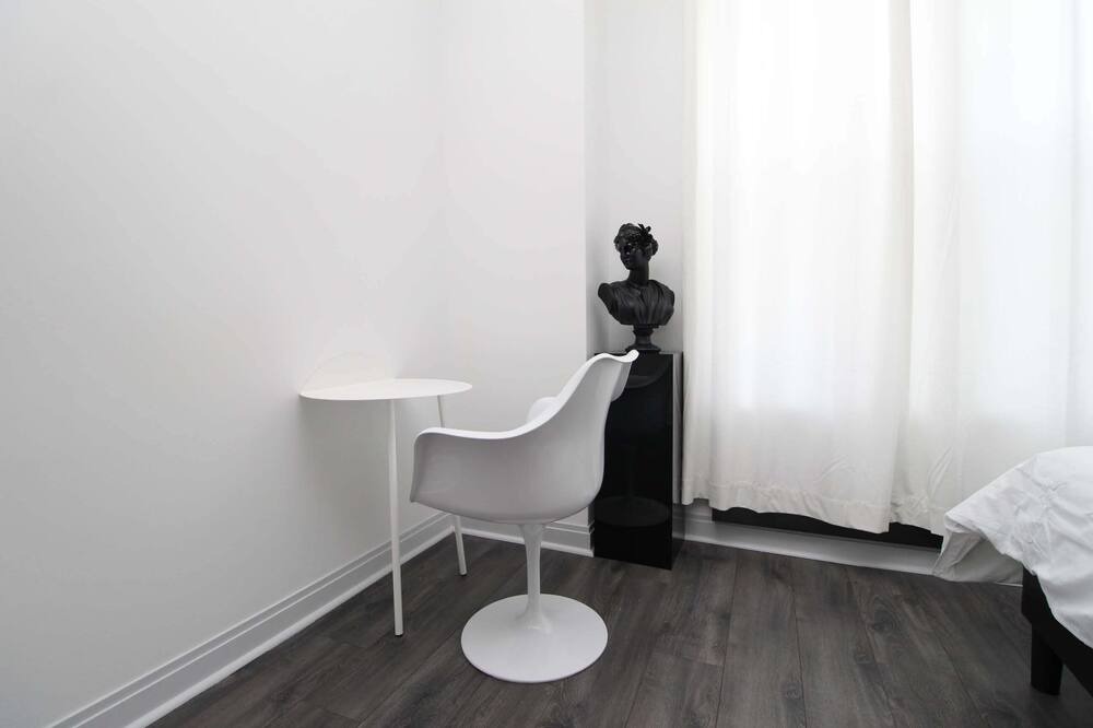 Photo of Bedroom in East Hyde Park