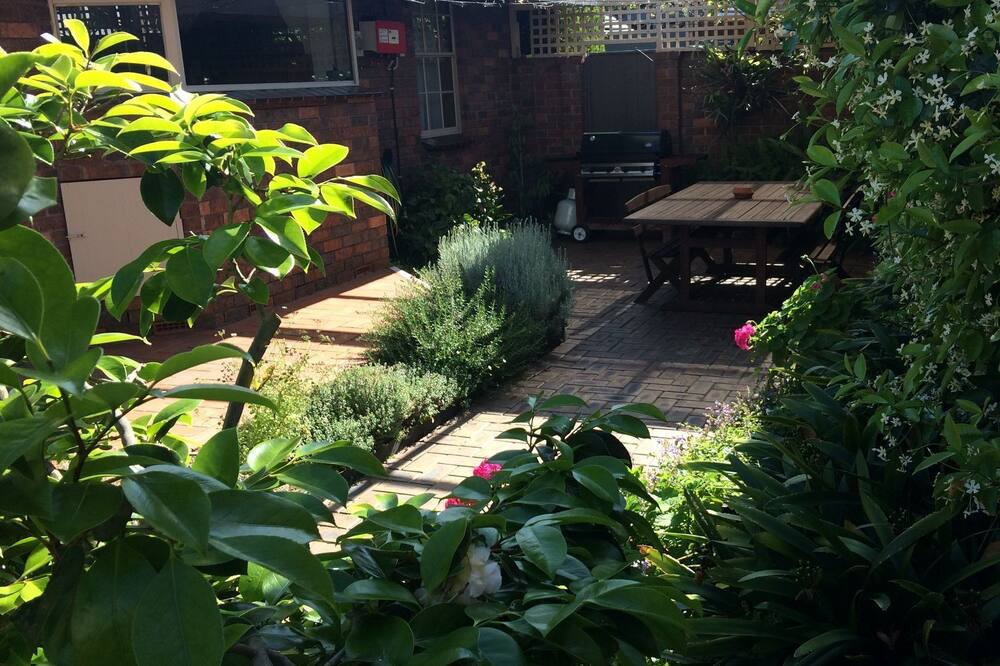 Photo of Outdoor in Parkdale