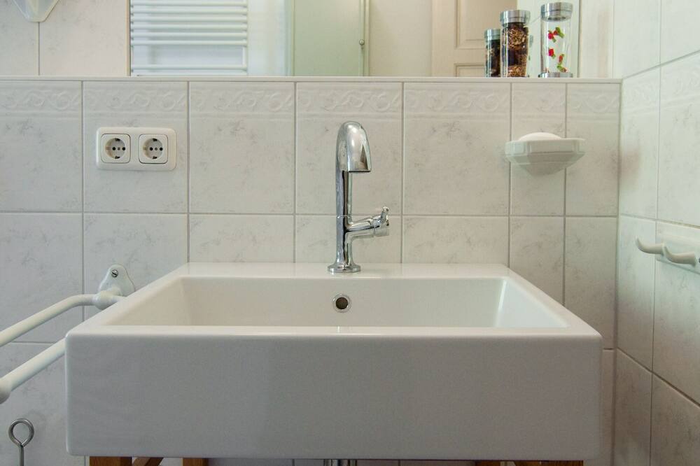 Photo of Bathroom in Outer Neustadt