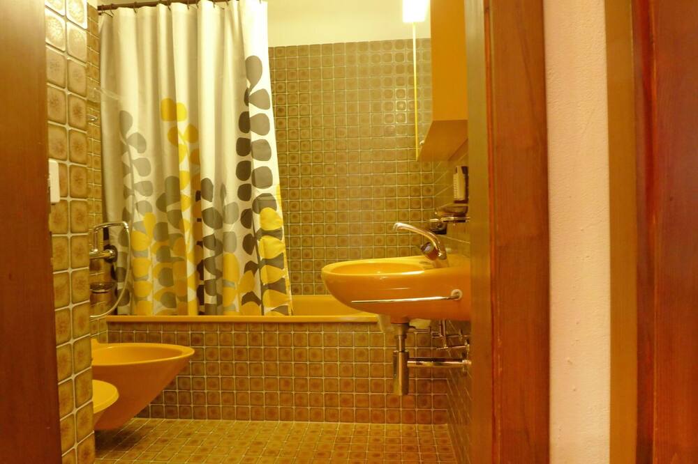 Photo of Bathroom in Surlej