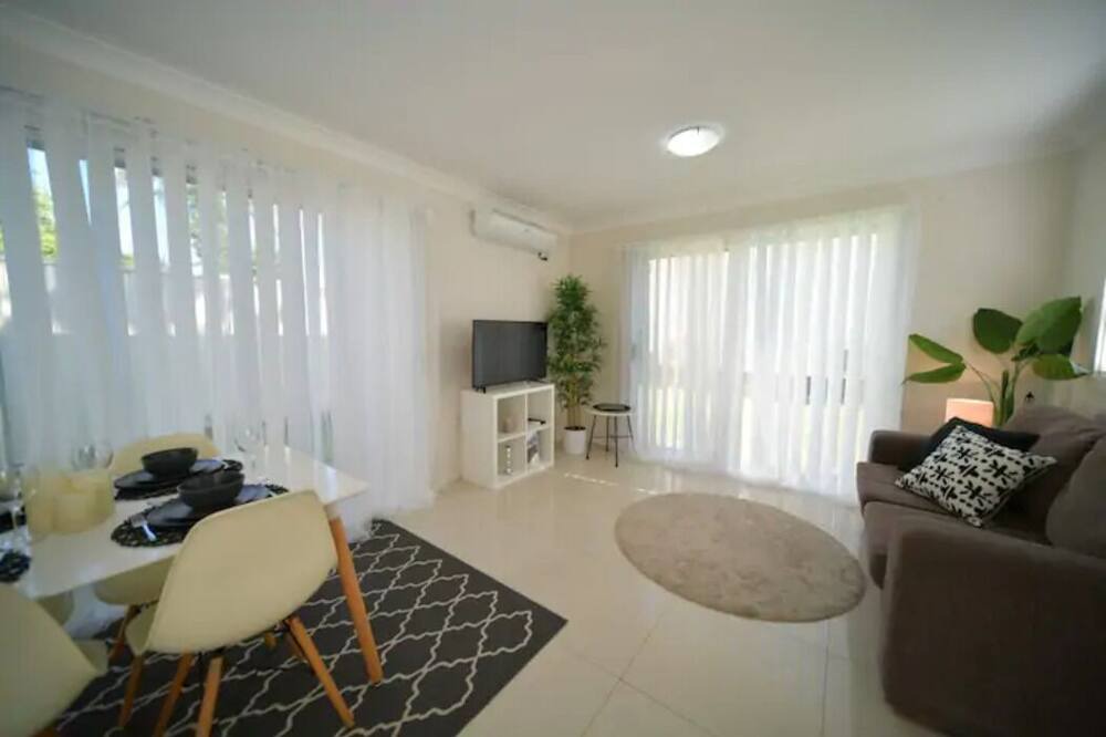 Photo of Livingroom in Oxley Park