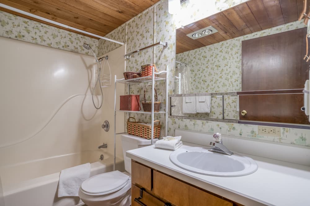 Photo of Bathroom in Sunriver
