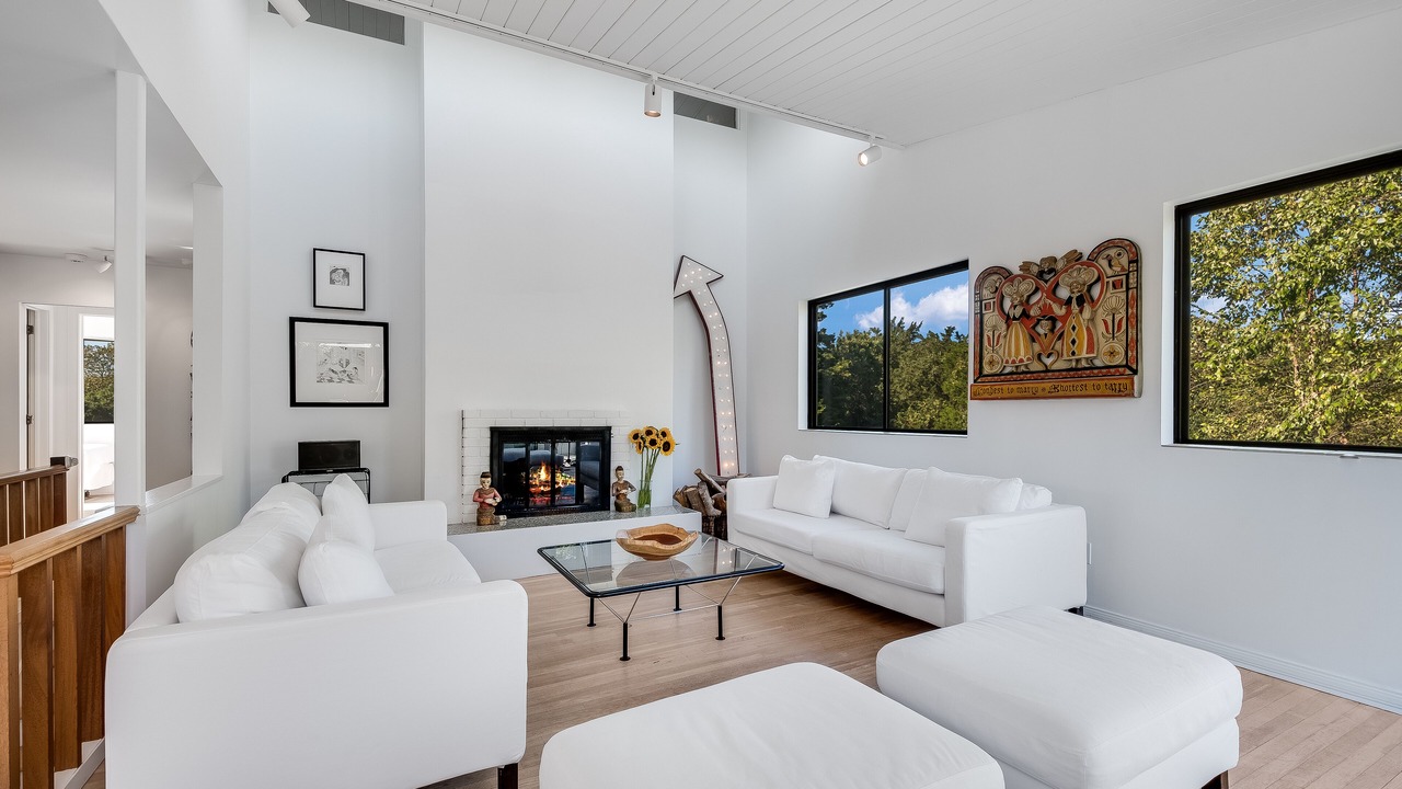 Photo of Livingroom in Amagansett