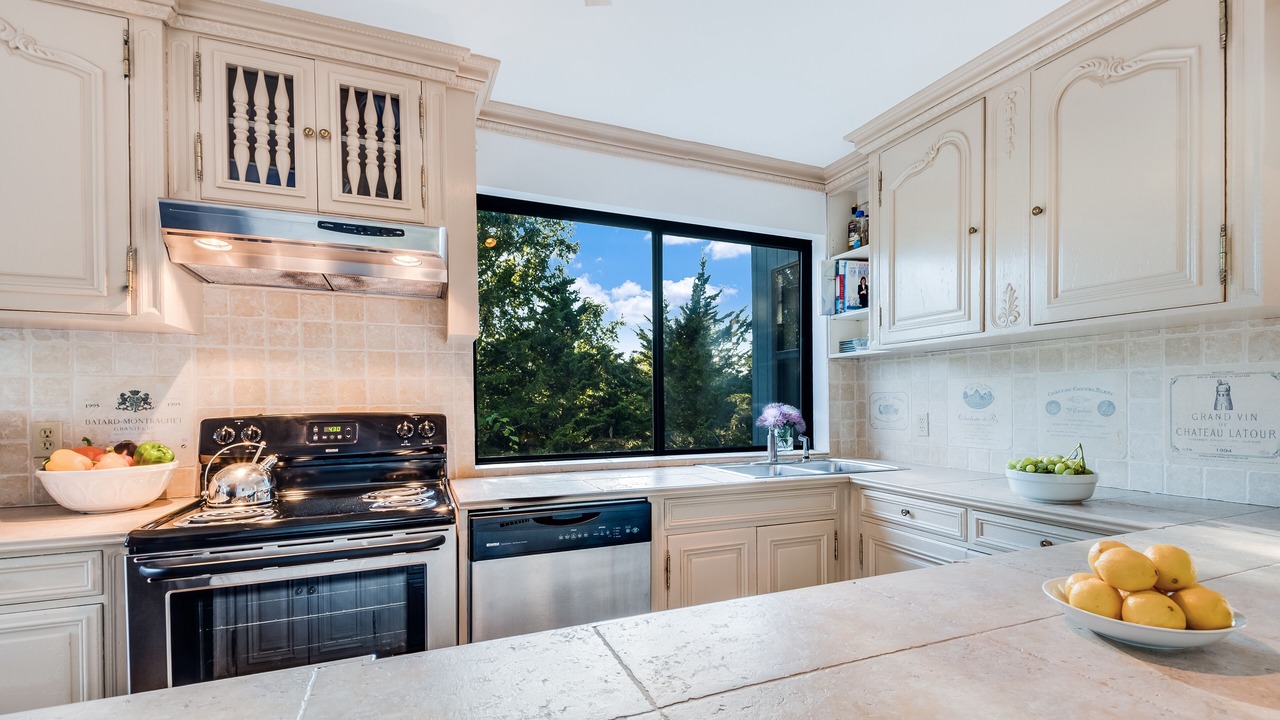 Photo of Kitchen in Amagansett