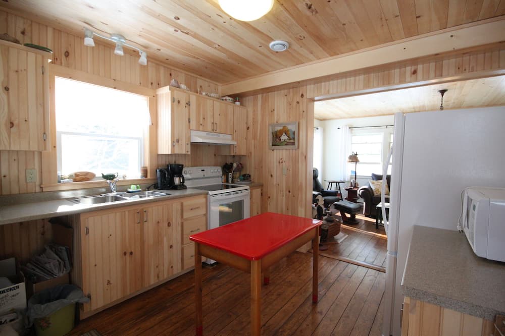 Photo of Kitchen in Boutiliers Point
