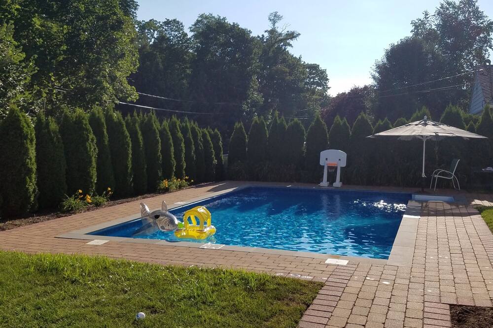 Photo of Outdoor in Pipes Cove