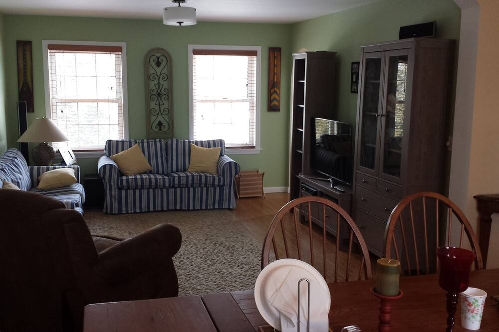 Photo of Livingroom in Pipes Cove