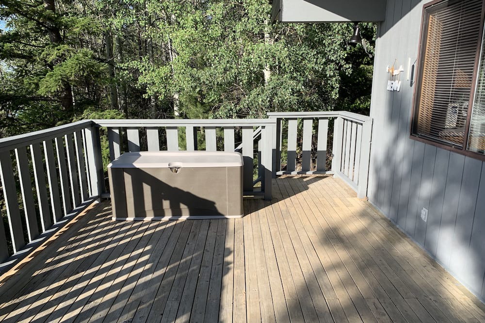 Photo of Patio Balcony in 70 Mile House