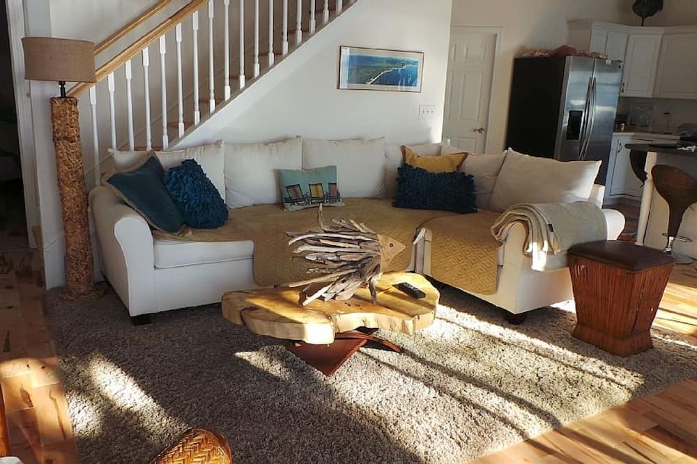 Photo of Livingroom in Malletts Bay