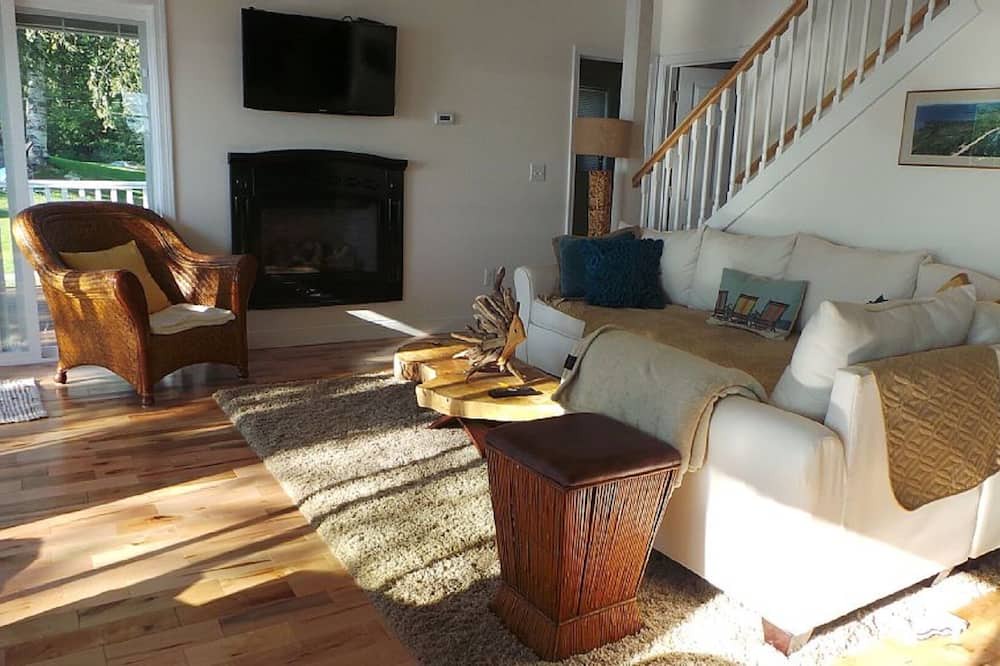 Photo of Livingroom in Malletts Bay