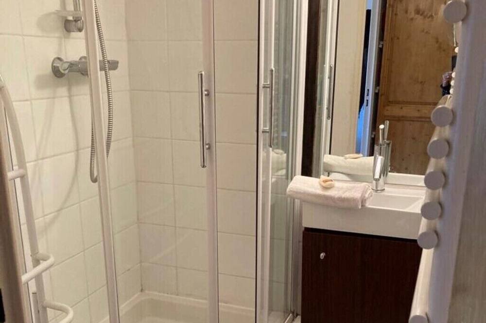 Photo of Bathroom in Bergers