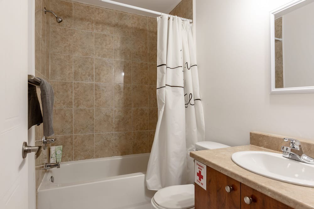 Photo of Bathroom in Hochelaga