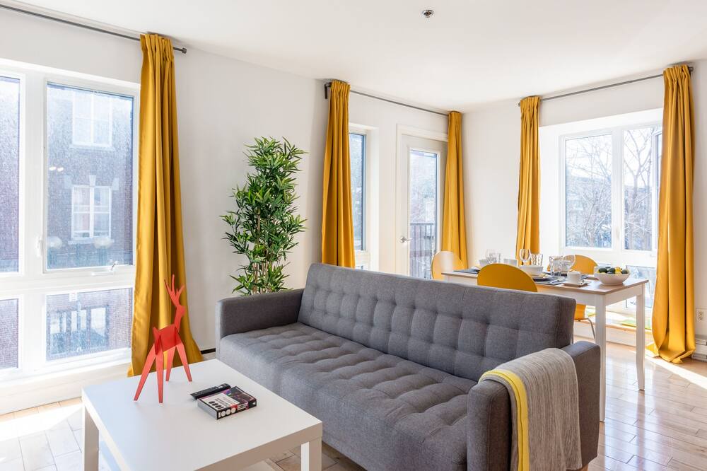 Photo of Livingroom in Hochelaga