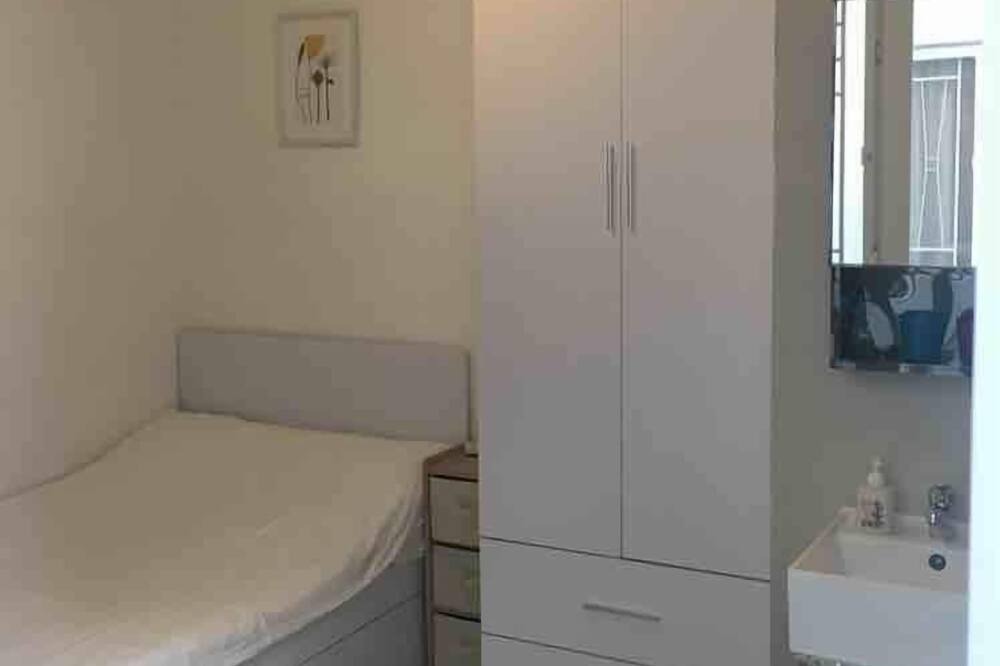 Photo of Bedroom in Islands District