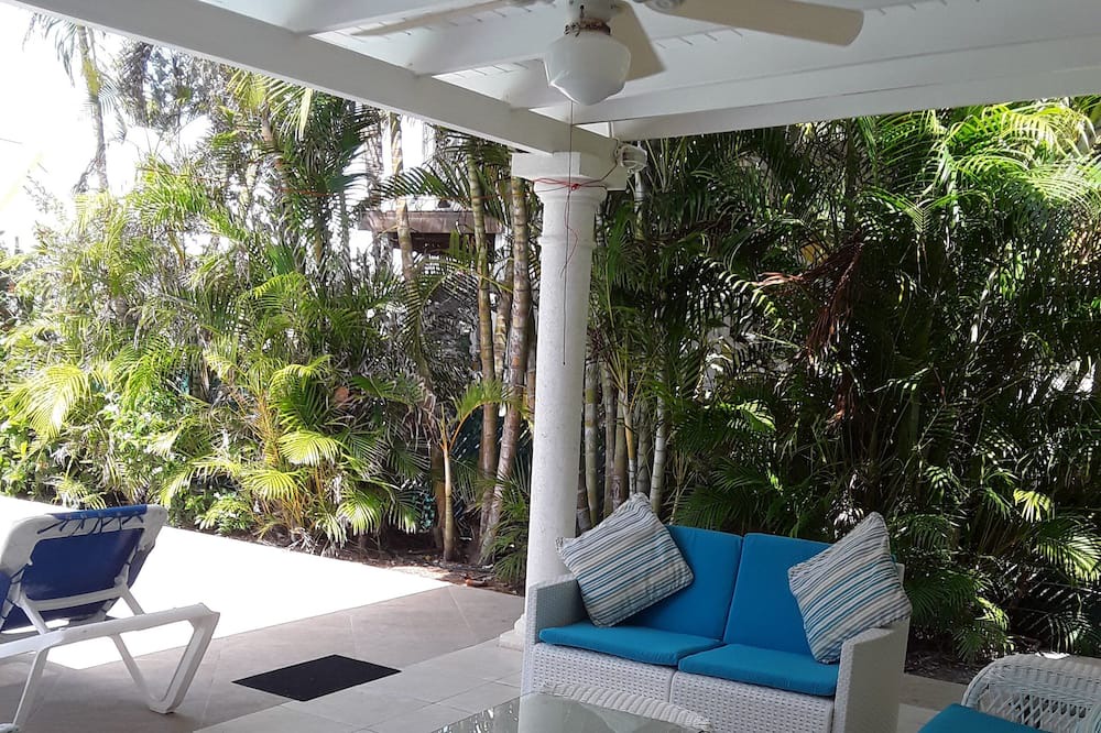 Photo of Patio Balcony in Bottom Bay