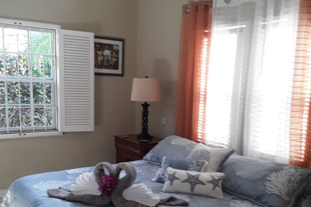 Photo of Bedroom in Bottom Bay