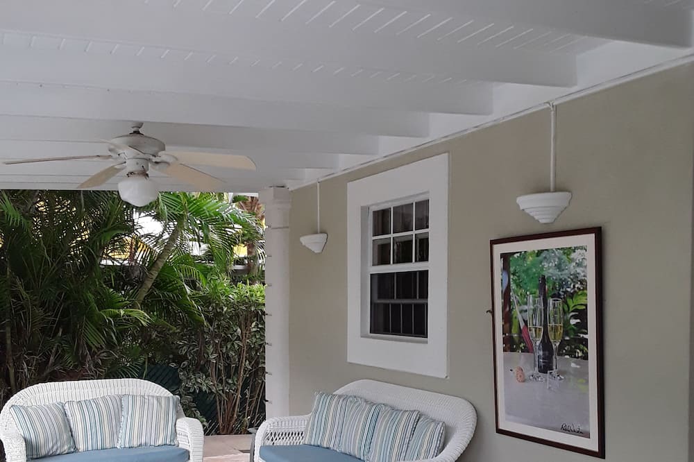 Photo of Patio Balcony in Bottom Bay