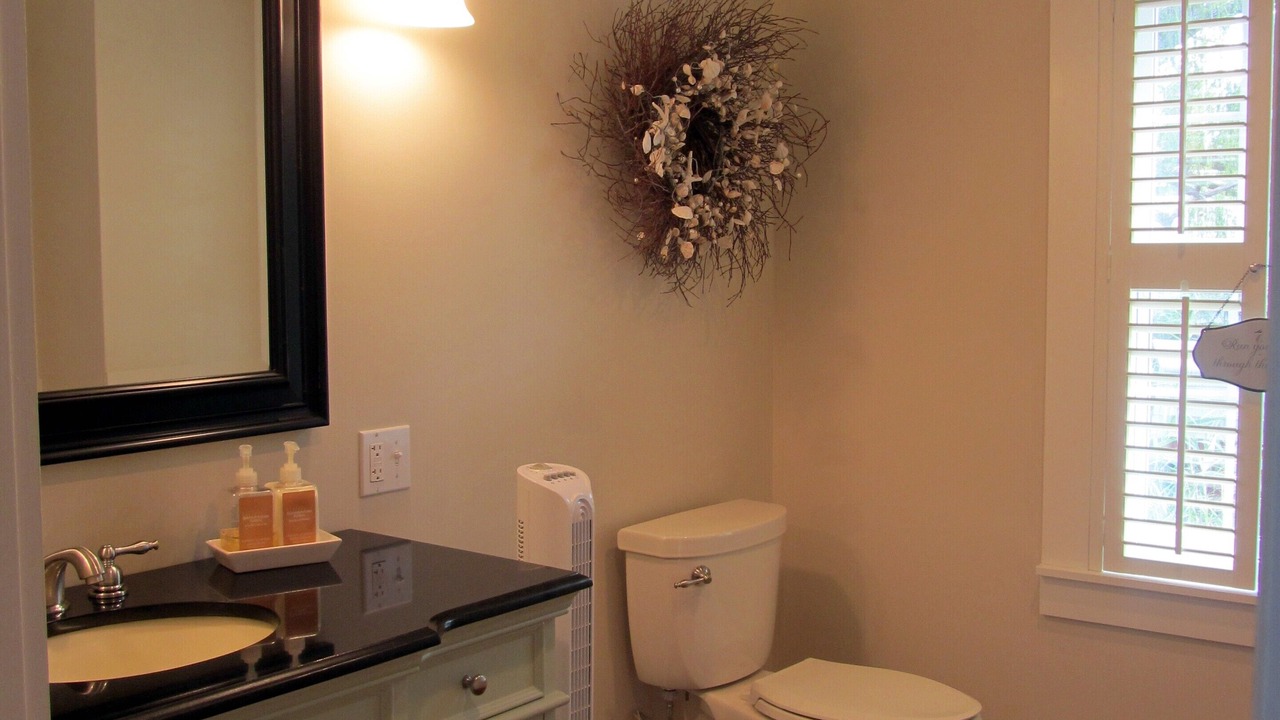 Photo of Bathroom in Saybrook Manor