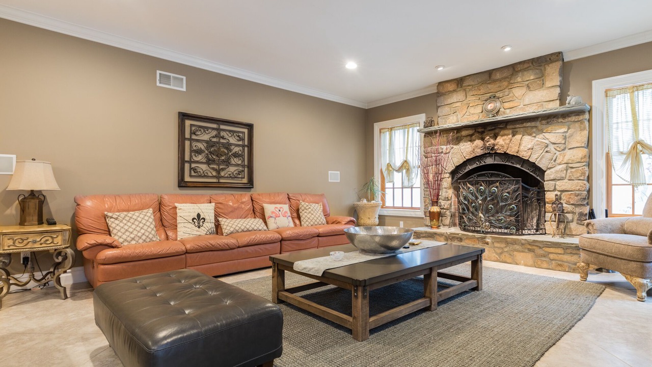Photo of Livingroom in Southold