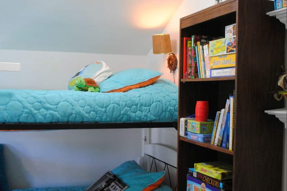 Photo of Bedroom in Whitehall