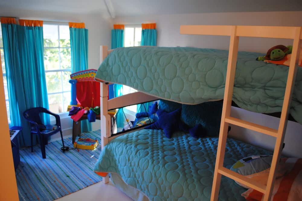Photo of Bedroom in Whitehall