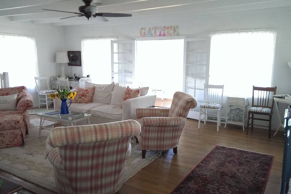 Photo of Bedroom in Whitehall