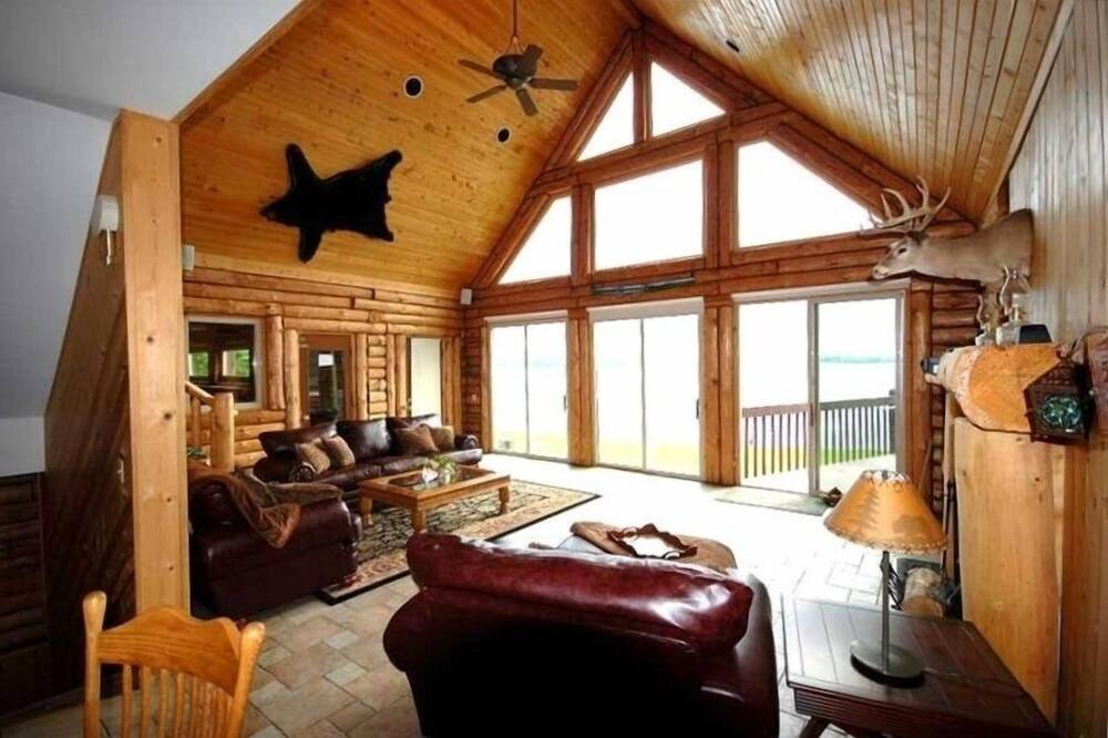 Photo of Livingroom in Arkdale