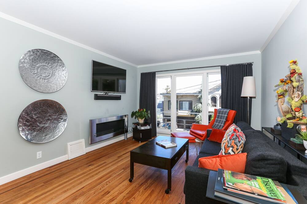 Photo of Livingroom in Dolores Heights