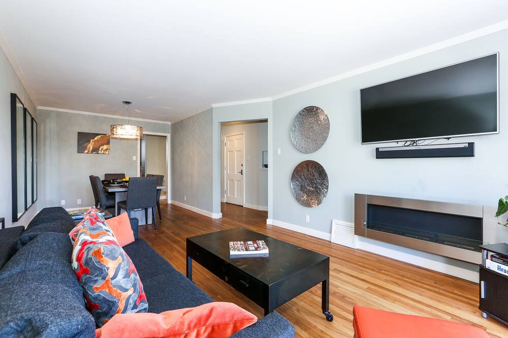 Photo of Livingroom in Dolores Heights