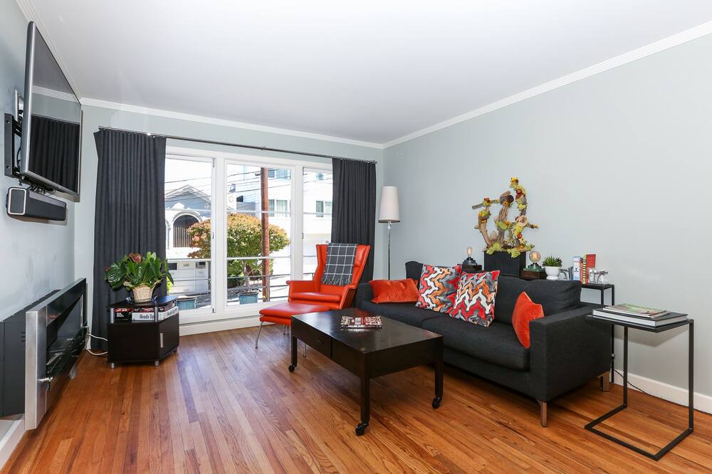 Photo of Livingroom in Dolores Heights