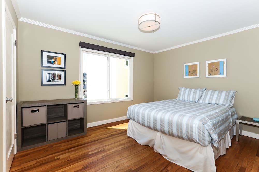 Photo of Bedroom in Dolores Heights
