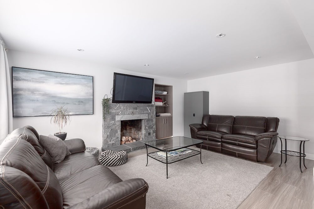 Photo of Livingroom in Garibaldi Highlands