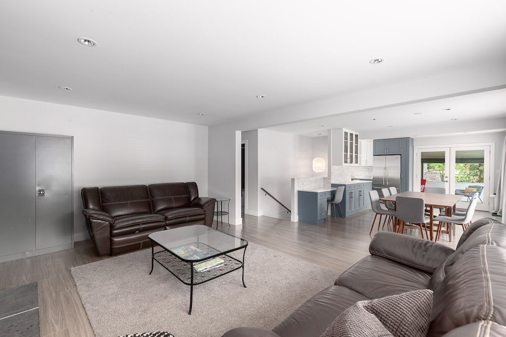 Photo of Livingroom in Garibaldi Highlands