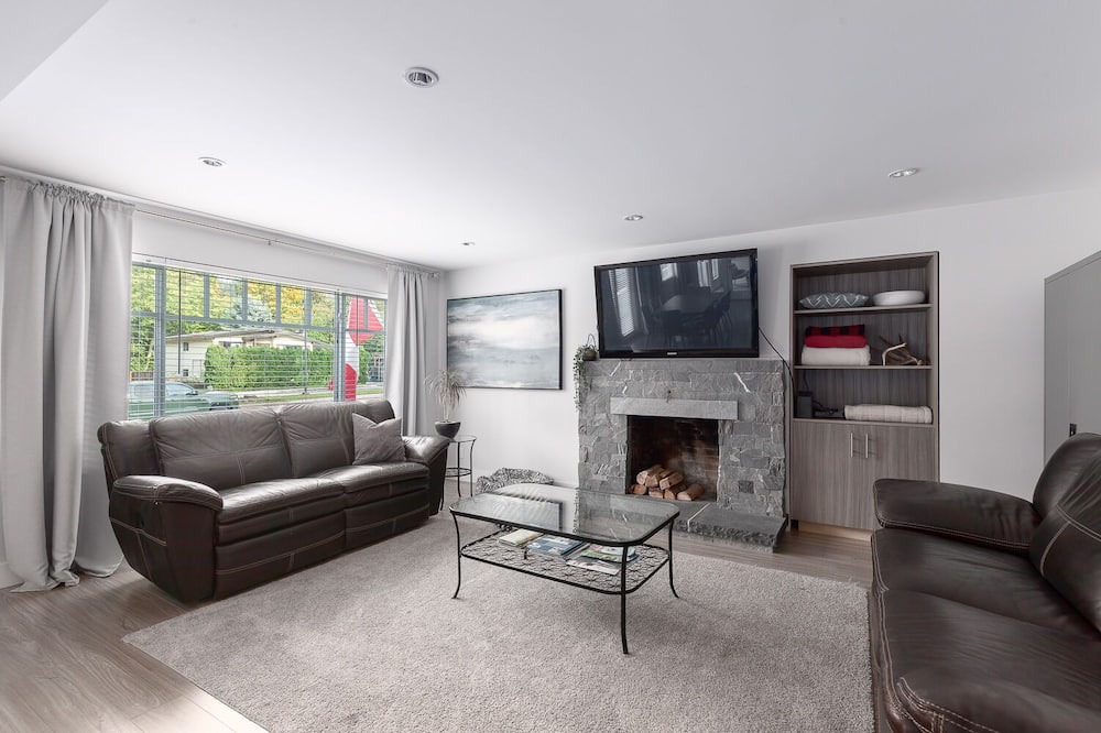 Photo of Livingroom in Garibaldi Highlands
