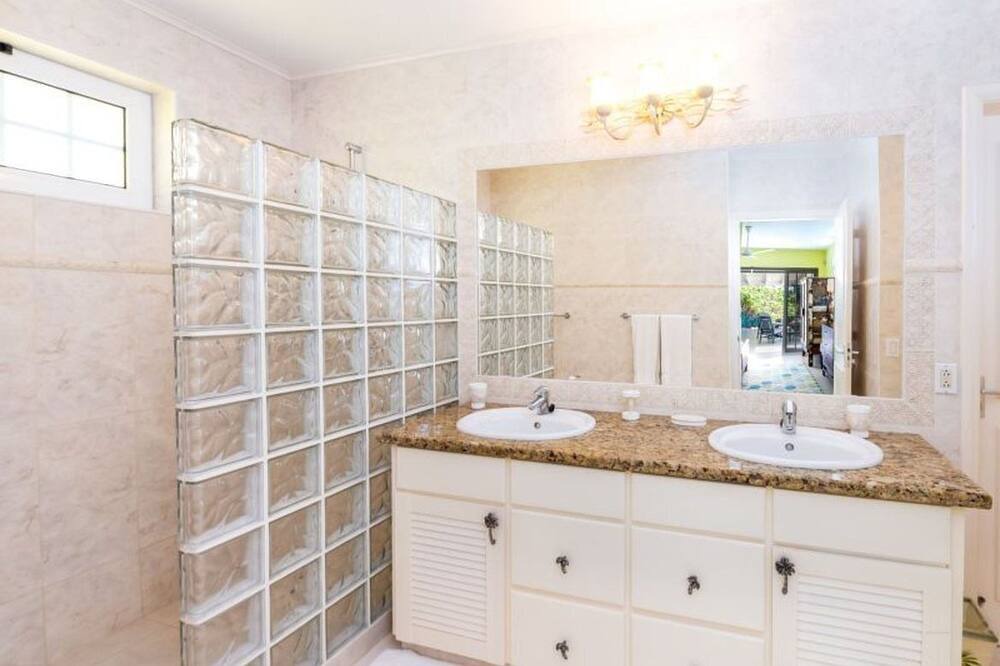 Photo of Bathroom in Sabadeco