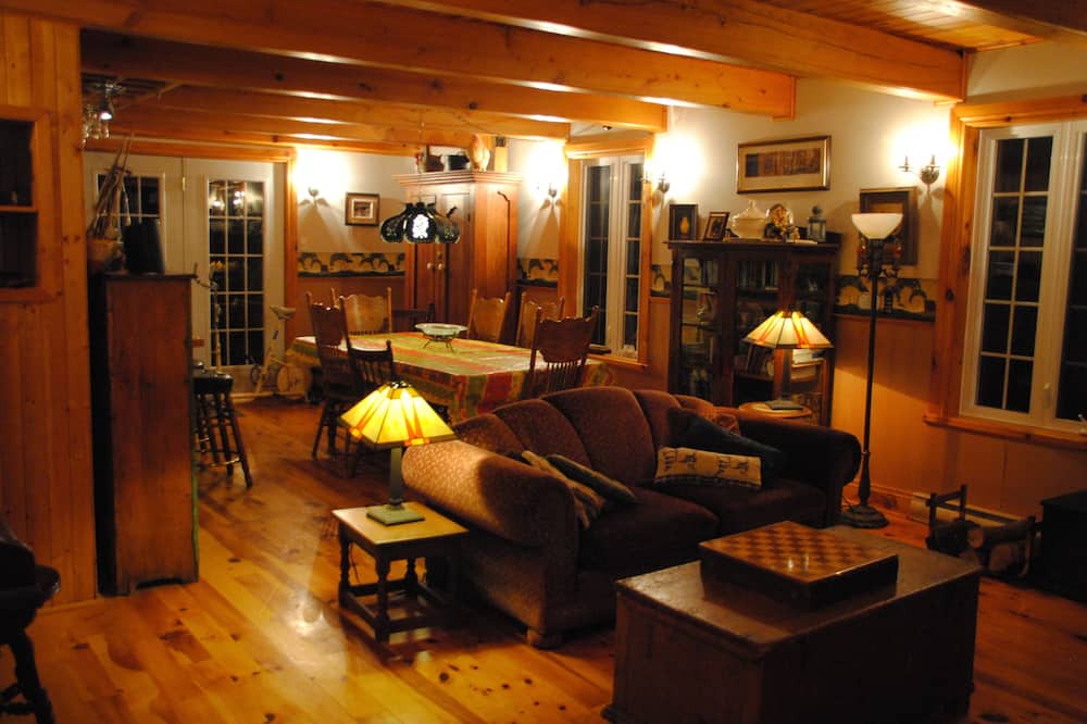 Photo of Livingroom in Sainte-Adele