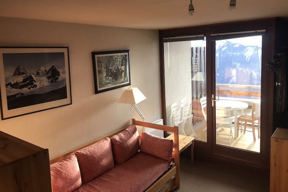 Photo of Livingroom in Eclose-Est