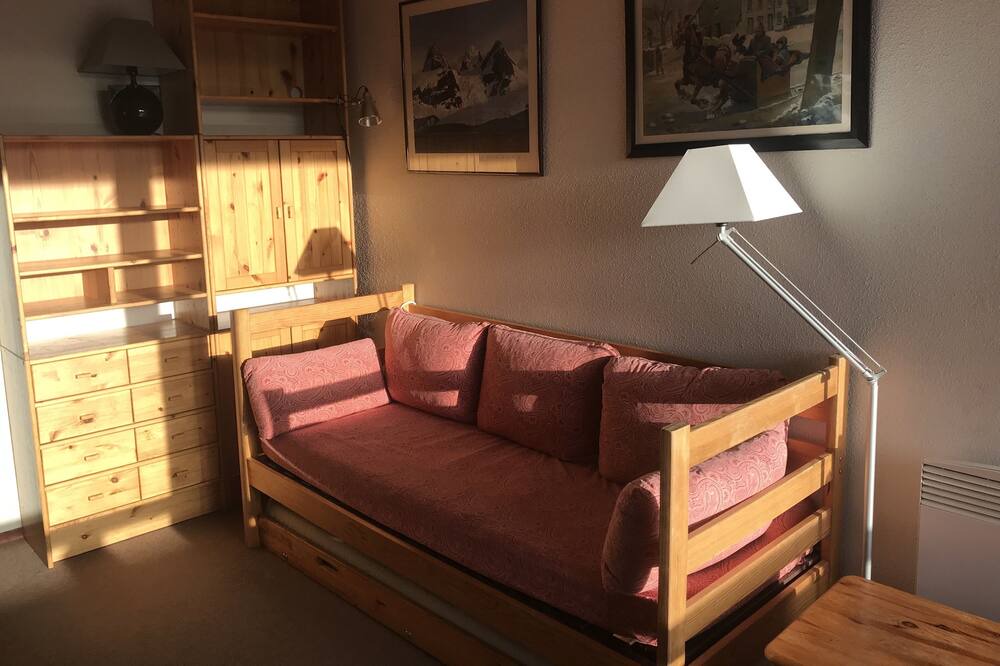 Photo of Livingroom in Eclose-Est