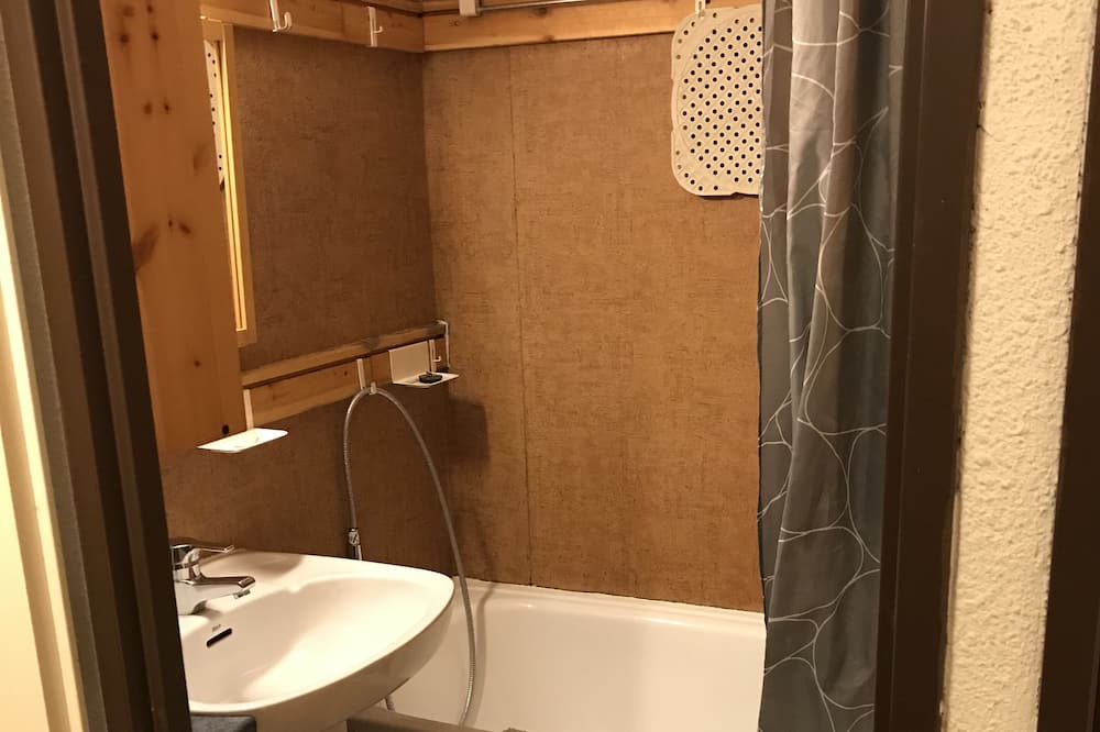 Photo of Bathroom in Eclose-Est