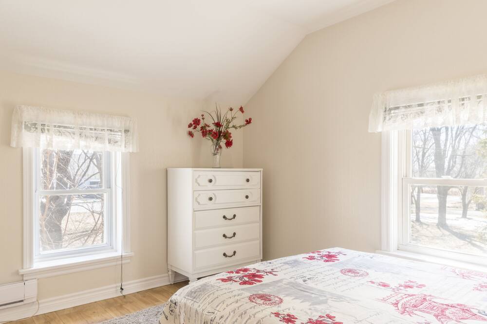 Photo of Bedroom in Farnham