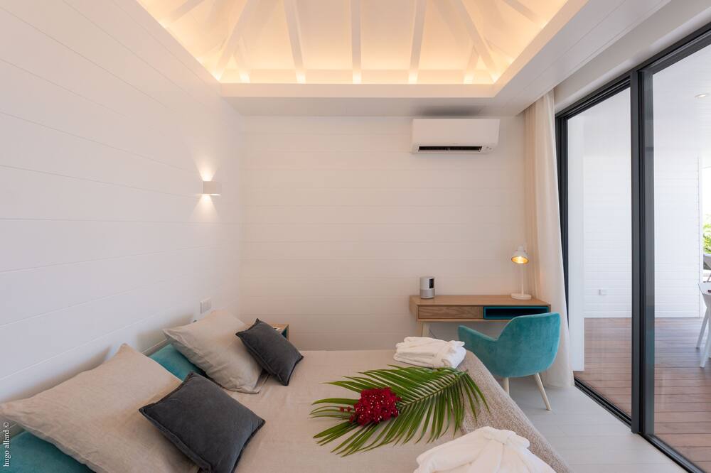 Photo of Livingroom in Public