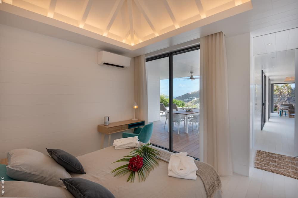 Photo of Livingroom in Public