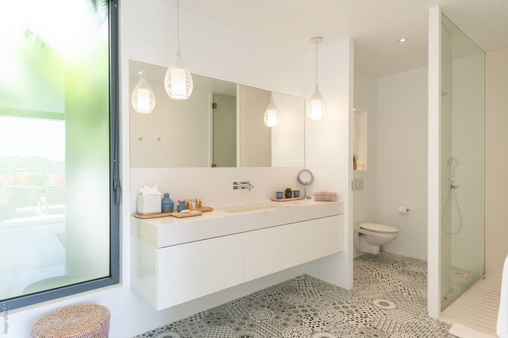 Photo of Bathroom in Public