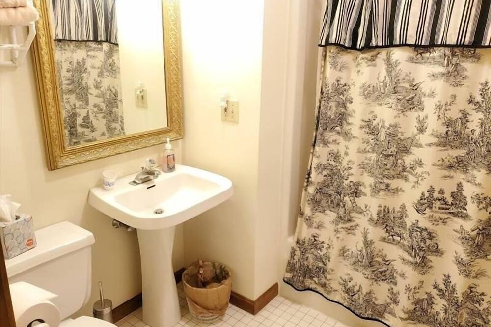 Photo of Bathroom in Eagles Mere