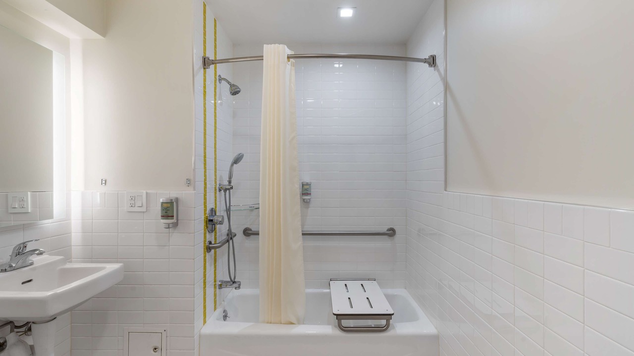 Photo of Bathroom in Tenderloin